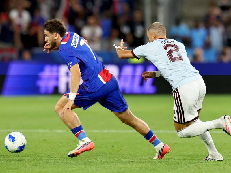 Los parisinos y los ingleses se enfrentan para conocer al campeón de la Supercopa de Europa.