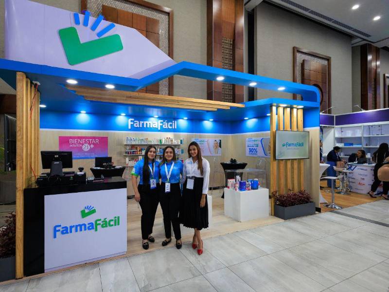 Empresarios y líderes del sector salud fortalecen vínculos estratégicos en el espacio de networking que ofrece Expomed 2025.