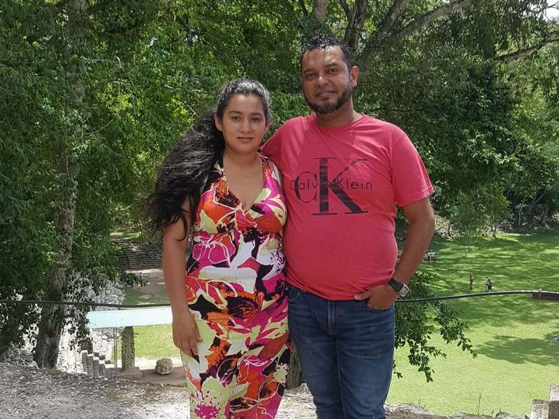 La muerte de Darling Hércules continúa generando consternación en Choloma, Cortés. Su esposo relató cómo ocurrieron los hechos el día en que la joven fue mordida por una serpiente barba amarilla, una de las especies venenosas más peligrosas que habitan en Honduras.
