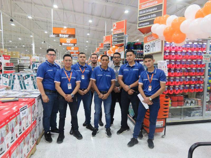 Personal altamente capacitado está listo para orientar a los clientes que les visiten de toda la zona occidental del país.