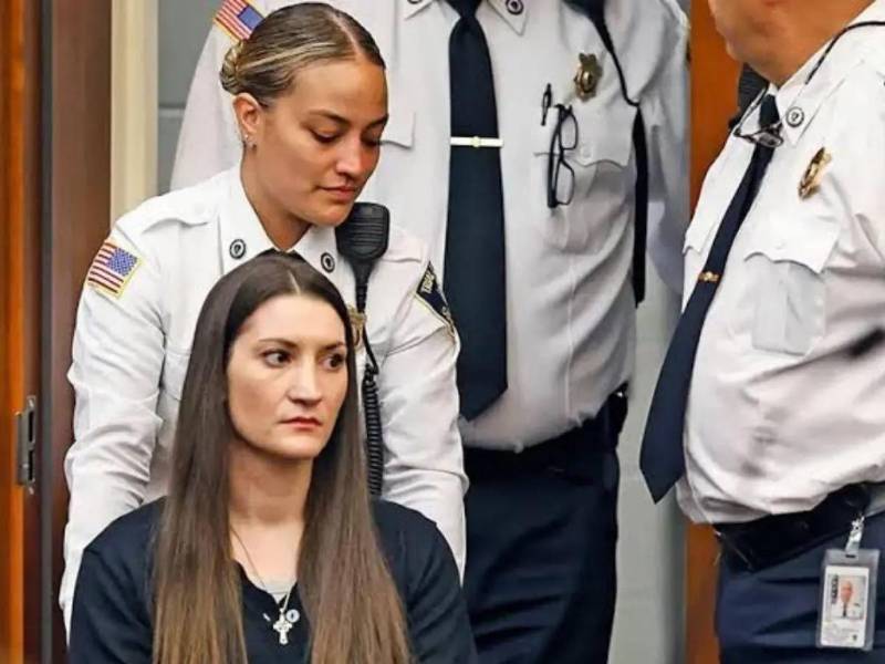 Un juez federal de EE.UU. declaró finalmente nulo el juicio contra Lindsay Clancy, la mujer acusada de matar a sus tres hijos pequeños en Massachusetts en 2023, por la falta de un veredicto unánime del jurado, y tras no prosperar una apelación de emergencia de la defensa.