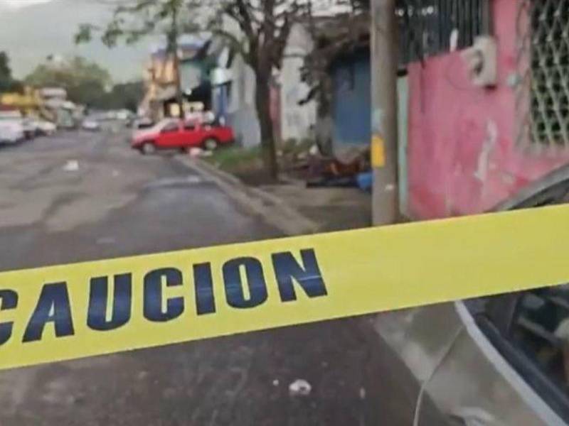 Familiares, que llegaron minutos después al lugar, identificaron de manera preliminar a la víctima como Jorge Rodríguez, supuesto vendedor de carros .