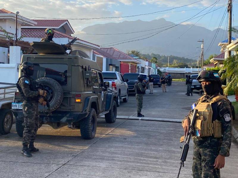 Como Martín Mauricio Flores Vallecillo fue identificado el primer detenido en un operativo policial en La Ceiba.