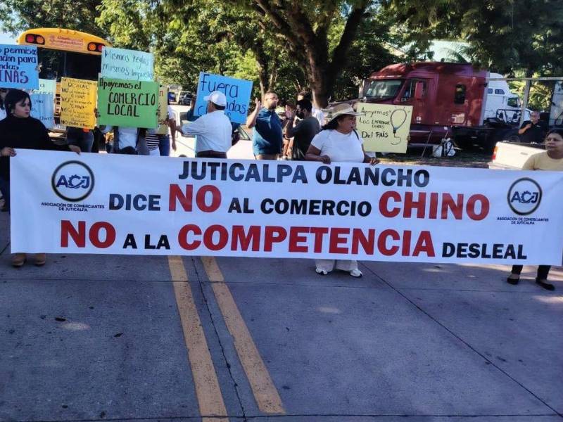 Comerciantes de Juticalpa protestan contra tiendas chinas en Juticalpa, Olancho.
