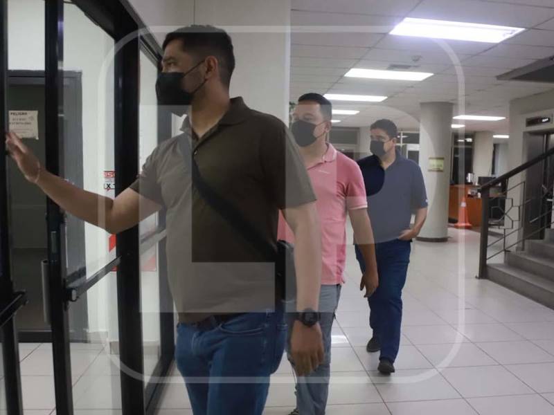 Tres agentes de la División Antiextorsión y Asociaciones Terroristas (Daet) enfrentan un requerimiento fiscal por el presunto delito de tráfico de drogas agravado, mientras las autoridades investigan el caso.