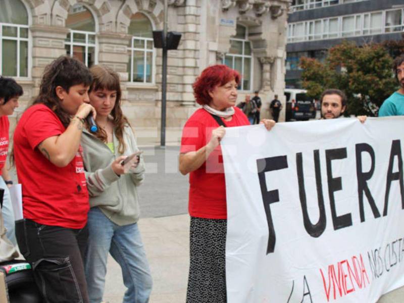 Por la tarde, en una multitudinaria asamblea, insistían en que los decretos no son un punto y final.