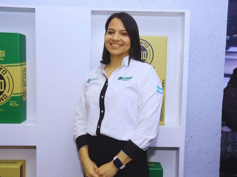Beverly Rivera, gerente de Mercadeo, presentó la estrategia de innovación de la compañía.