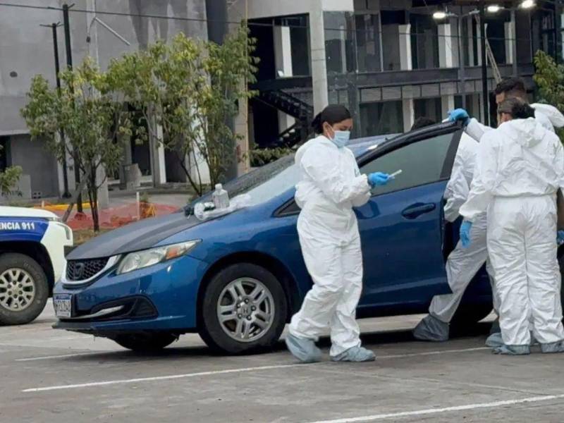 El asesinato de Josué Alejandro Meza Bejarano, un joven de 22 años que trabajaba como conductor de transporte privado en Tegucigalpa, continúa bajo investigación luego de que fuera encontrado sin vida dentro del vehículo que utilizaba para trabajar.