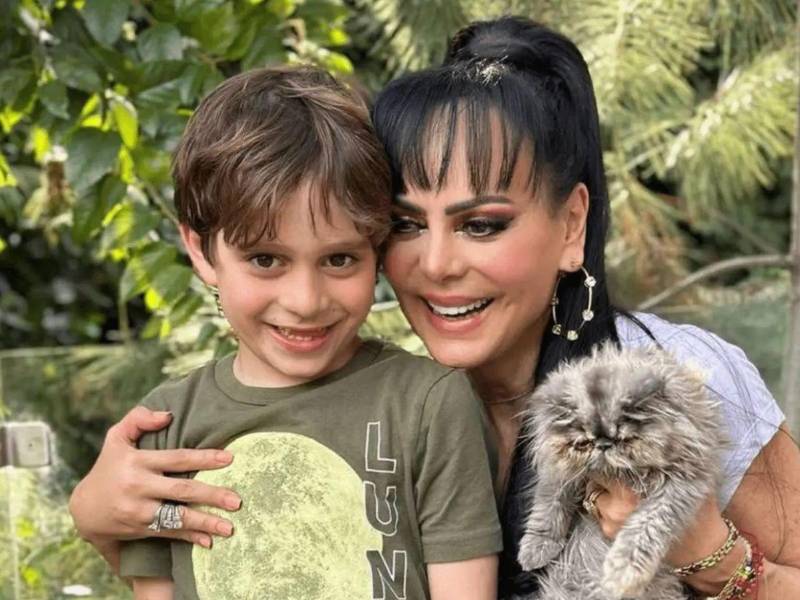 Maribel Guardia y su nieto.