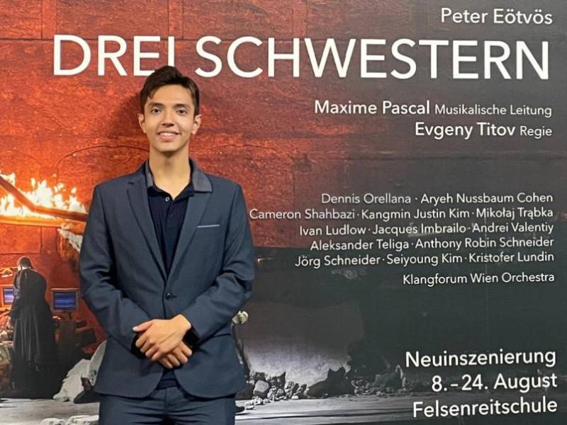 Fotografía de Dennis Orellana durante su visita a Salzburgo, Austria.