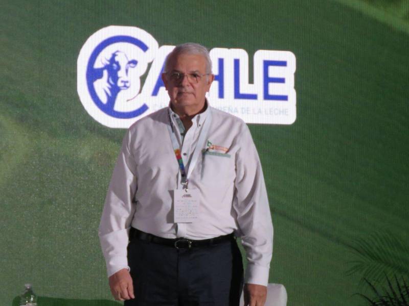 José R. Bueso, Subgerente General de Banco de Occidente.