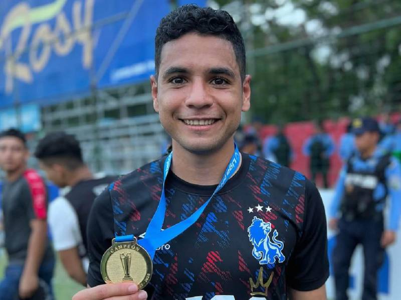 ¿Lo buscó Atlético de Madrid? Carlos Pineda responde y habla de su título