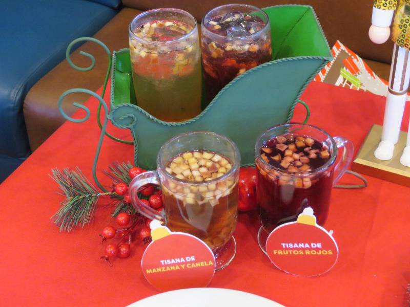 Tisana de frutos rojos y tisana de manzana y canela.