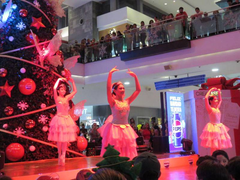 Pepsi lleva la magia de la Navidad a Altara con el encendido del árbol