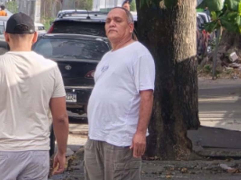 El hombre fue detenido tras ser captado en un video cuando arrastraba a un perro con su vehículo en Choloma.