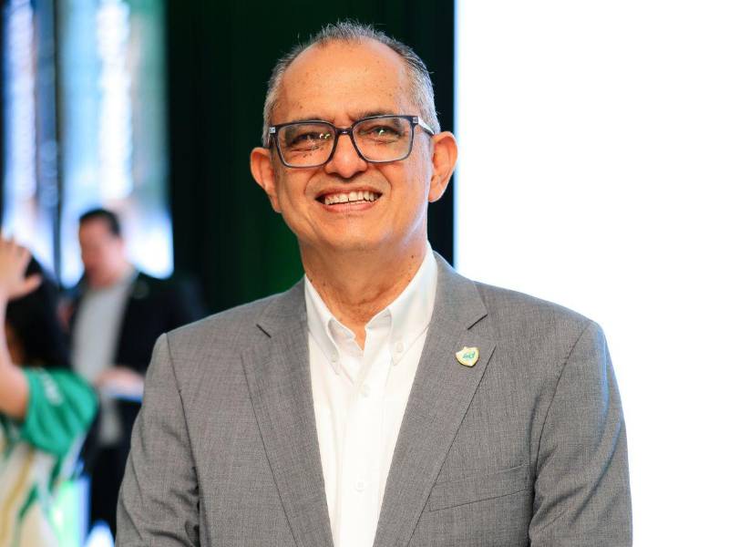 Javier Mejía, rector general de UTH destacó la importancia de integrar educación y salud física en la formación estudiantil.