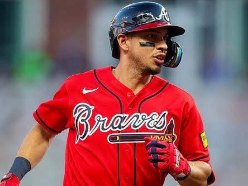 El hondureño Mauricio Dubón sigue brillando en las Grandes Ligas con la camiseta de los Bravos de Atlanta. Foto: MLB