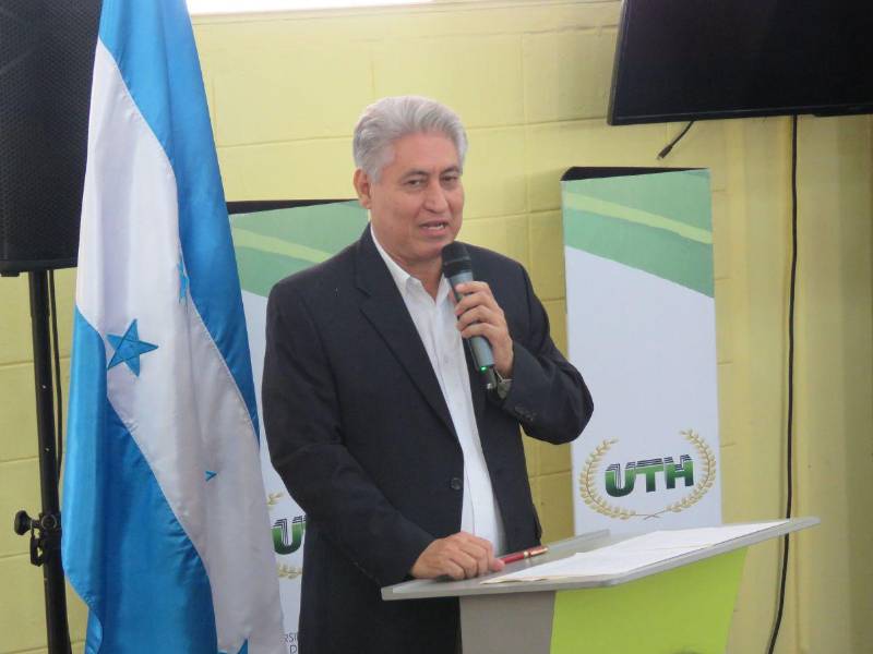 Walter Perdomo, alcalde de Villanueva, durante el evento.