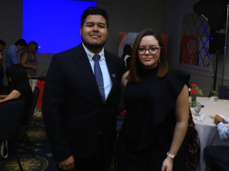 Jonathan Sabillón y Alma Rodríguez