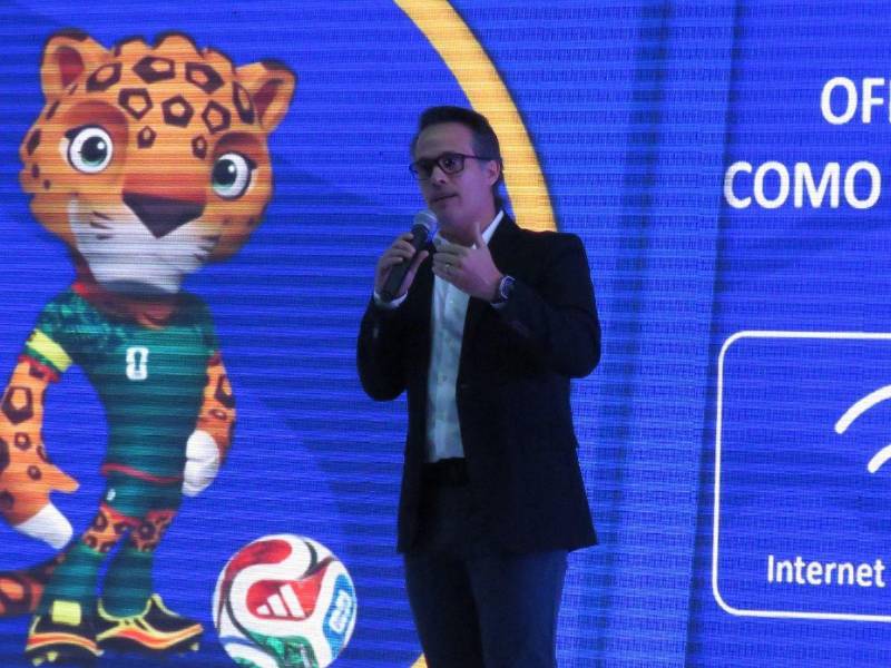 El director de B2C de Tigo, Andrés Rojas, invitó a los usuarios a estar siempre conectados para vivir cada partido, cada gol y cada emoción, con una experiencia multipantalla desde cualquier lugar.