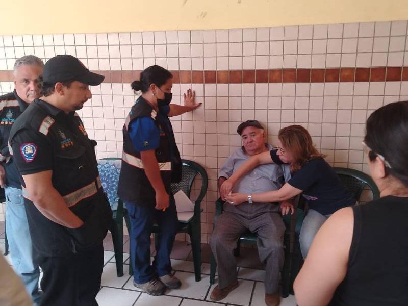 Mientras buscan climatizar oficinas en palacio muchos empleados reintegrados han sufrido en pasillos sin las condiciones y el calor ha llevado hasta tener bajas de presión.