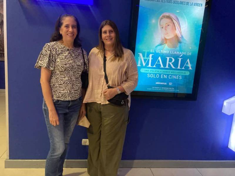 Carolina Handal y Natalia Simón.