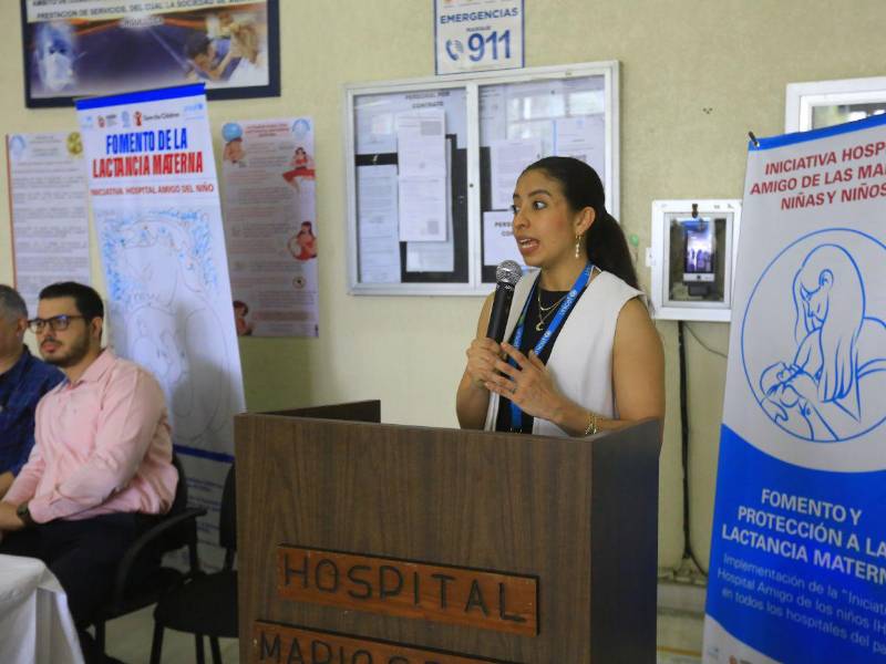 Lucía Escobar, especialista de Unicef durante su participación en la ceremonia de certificación del hospital Mario Rivas.