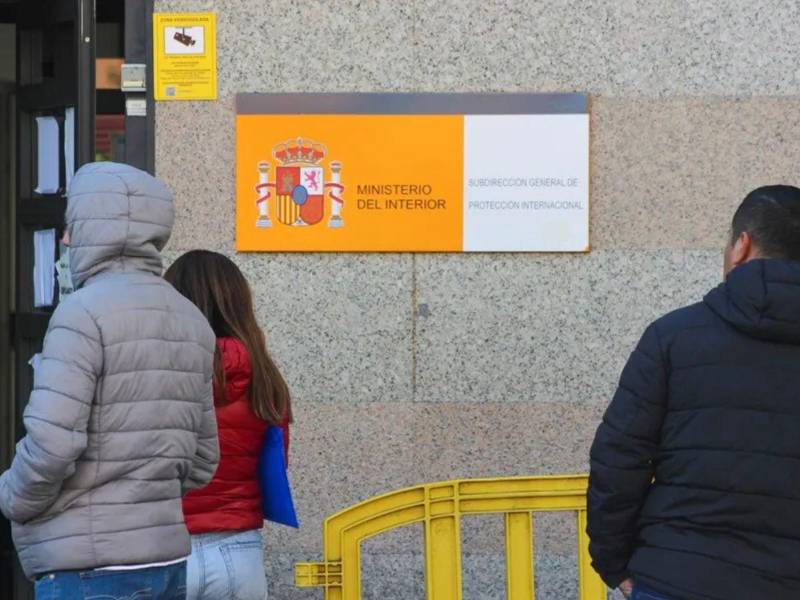 El partido opositor de España pide endurecer las medidas para que los migrantes obtengan la nacionalidad española.