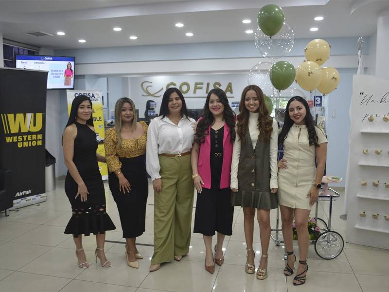 Un ameno cóctel reunió a colaboradoras y clientas en un tributo especial por el Día de la Mujer Hondureña.