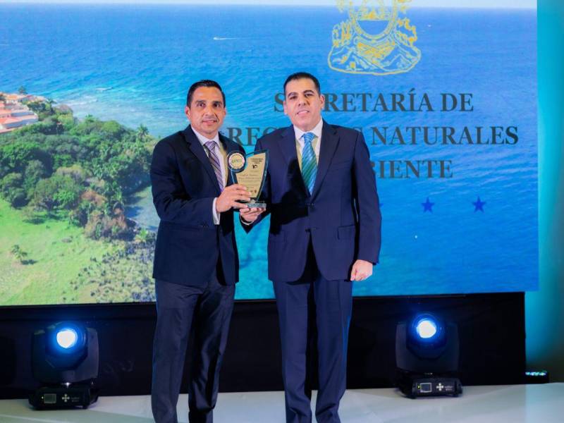 La representación de Cargill de Honduras durante la ceremonia de premios.