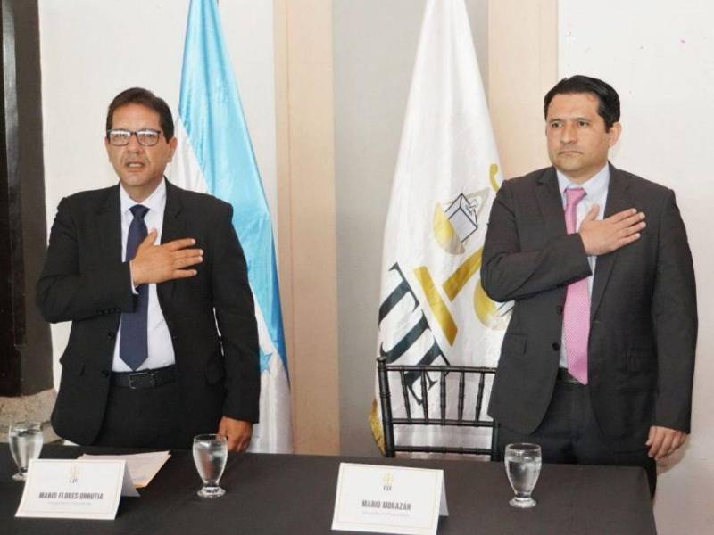 Mario Flores Urrutia y Mario Morazán, magistrados del Tribunal de Justicia Electoral (TJE).