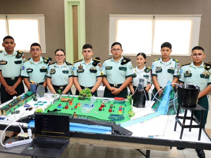 UTH recibe a jóvenes innovadores de distintas instituciones educativas del país.