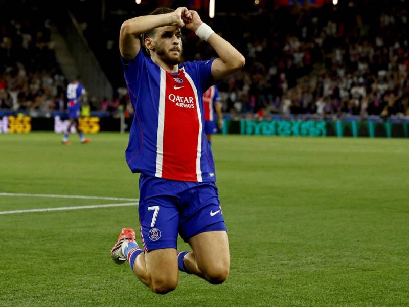 Los parisinos y los ingleses se enfrentan para conocer al campeón de la Supercopa de Europa.