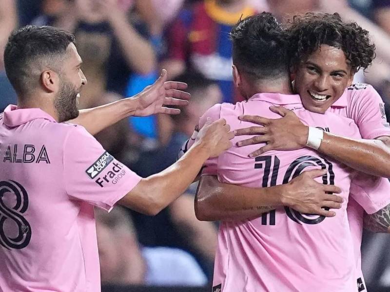 David Ruiz celebrando con Messi y Jordi Alba uno de sus goles en la temporada pasada con Inter Miami.