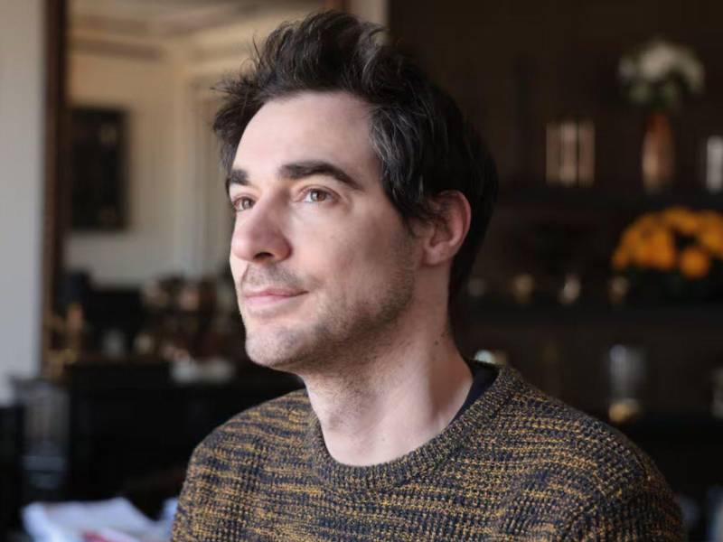 El actor francés Arnaud Denis, conocido por algunos importantes papeles en el teatro, murió este martes tras recibir la eutanasia en Bélgica, donde acudió tras años de sufrimiento que él atribuía a una prótesis que le fue implantada a finales de 2023.