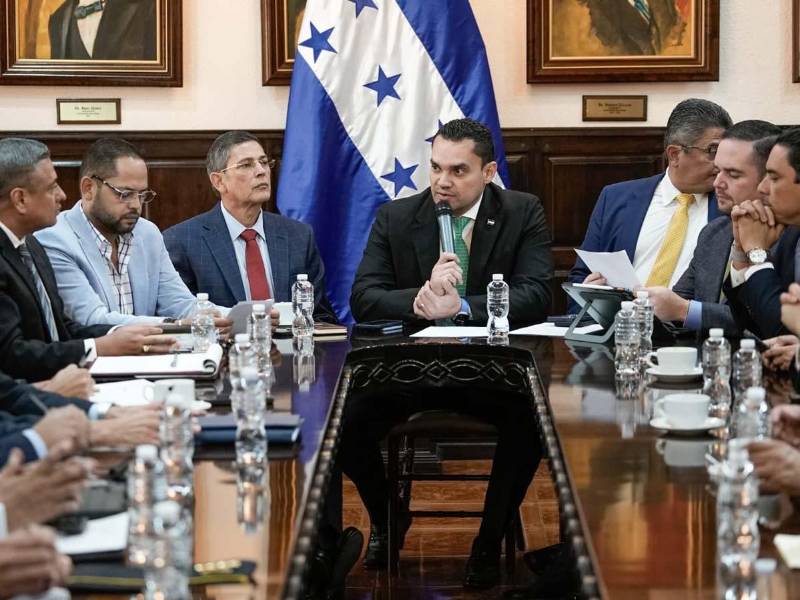 El presidente del Congreso Nacional, Tomás Zambrano, anunció reformas penales para endurecer las penas contra integrantes de maras, pandillas y grupos terroristas.