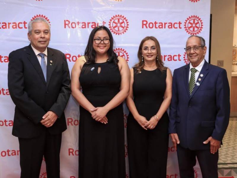 Sergio Pineda (vicepresidente Club Rotario Usula), Yosselin Moreno (presidente Club Rotaract Usula), Karla Andrade (secretaria Club Rotario Ulúa) y Víctor Soto (presidente Club Rotario Ulúa).