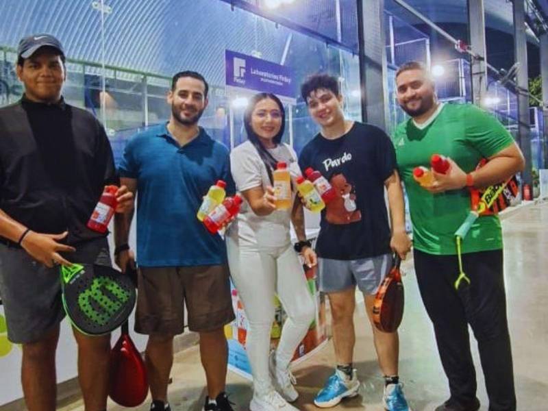 Oralectril estuvo presente apoyando a los participantes durante la jornada deportiva del torneo de Pádel.