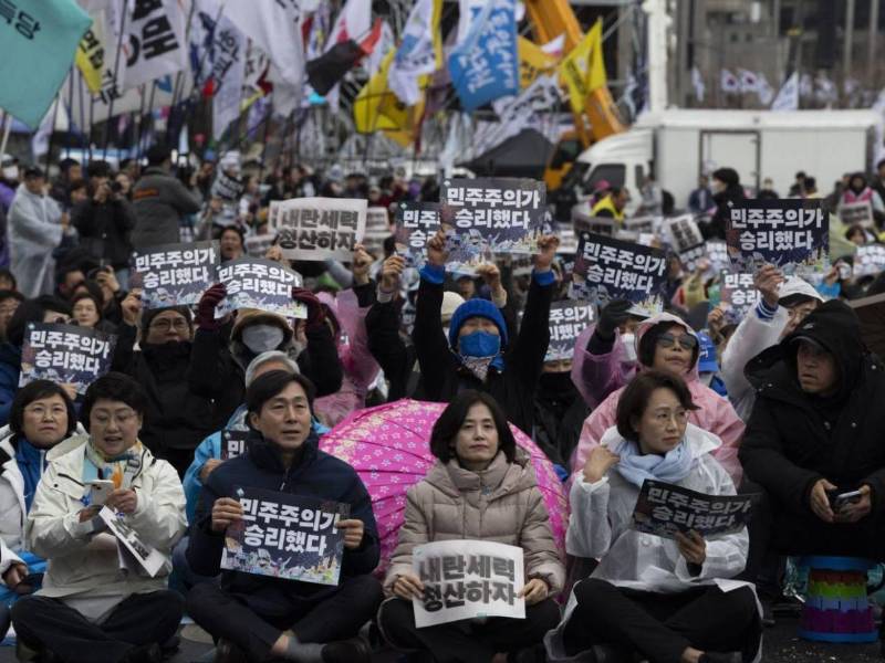 El Tribunal Constitucional emitió el fallo sobre la legitimidad de la destitución de Yoon por su efímera declaración de la ley marcial,