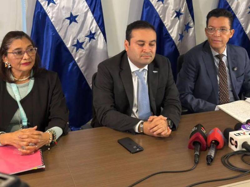 Gobierno, empresas y trabajadores logran acuerdos preliminares sobre salario mínimo 2026; aún falta definir el porcentaje final