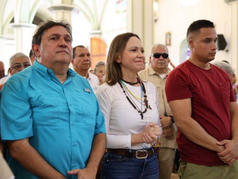 Machado fue recibida por seguidores de su partido, Vente Venezuela (VV).