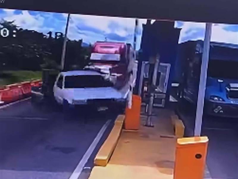 Video del momento en que rastra sin frenos impacta contra carros en el peaje de Potrerillos