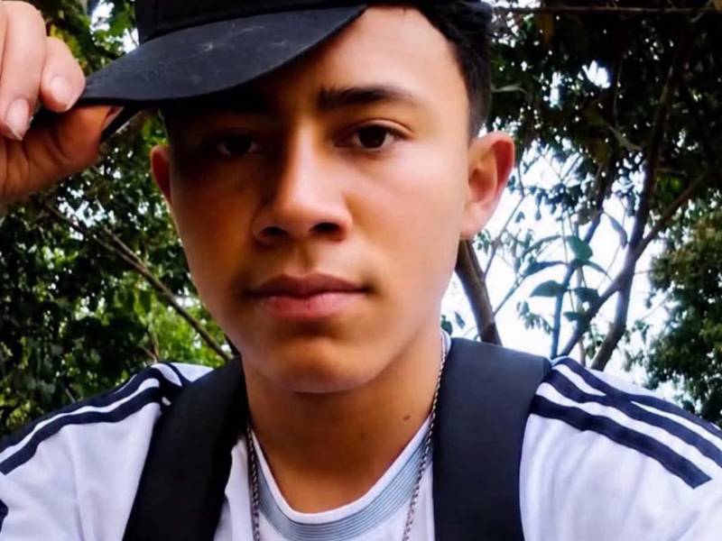 Foto en vida de Daniel Ramos, de 15 años.