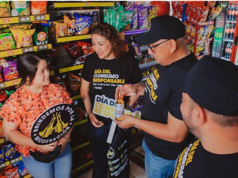 La jornada incluyó acciones de sensibilización dirigidas a comerciantes de Tegucigalpa y San Pedro Sula.