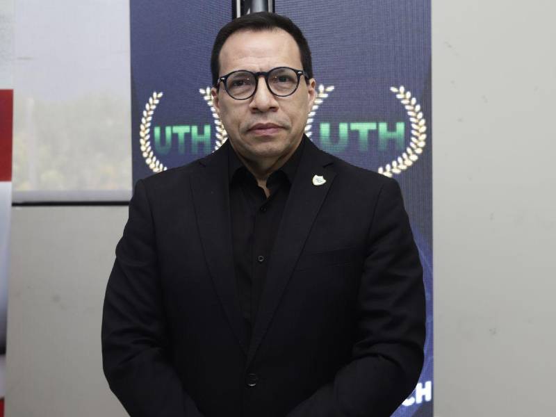 Padre José Mora, vicerrector Académico de UTH.
