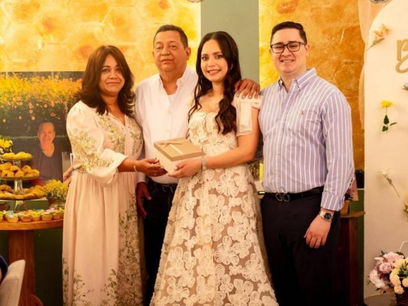 La familia Cubero Zúniga celebra su anhelado baby shower