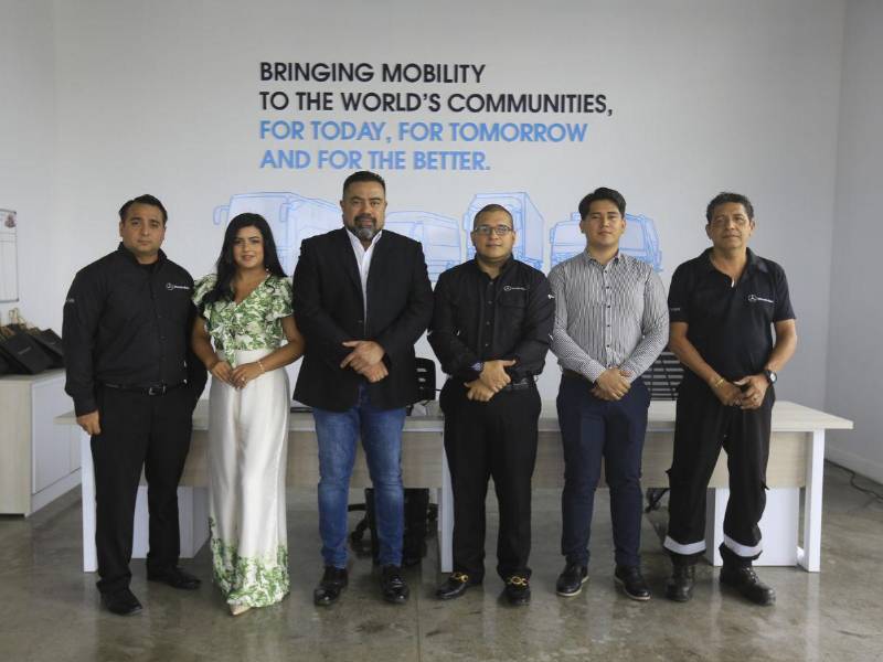Victor Inestroza, Stephenie Escobar, Mario Corado, Daniel Barahona, Kevin Rivera José Luis Rivera.