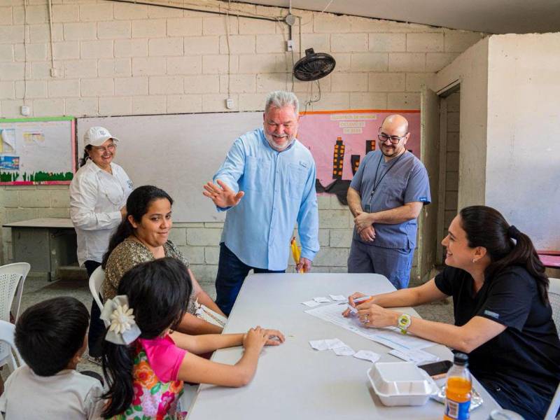 El alcalde Roberto Contreras explica que uno de los pilares de su segunda administración seguirá siendo la salud, tal como lo hizo en su primera gestión.