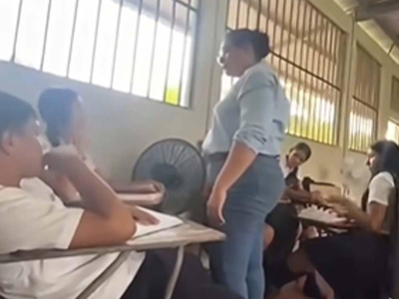 El video grabado por un estudiante muestra una acalorada discusión entre una docente y una alumna en el Centro de Educación Básica República de Cuba, en Morazán, Yoro.