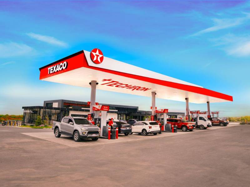 Texaco con Techron®, el aditivo exclusivo que limpia y protege el motor desde la primera carga, ofreciendo mayor rendimiento y eficiencia en cada viaje.